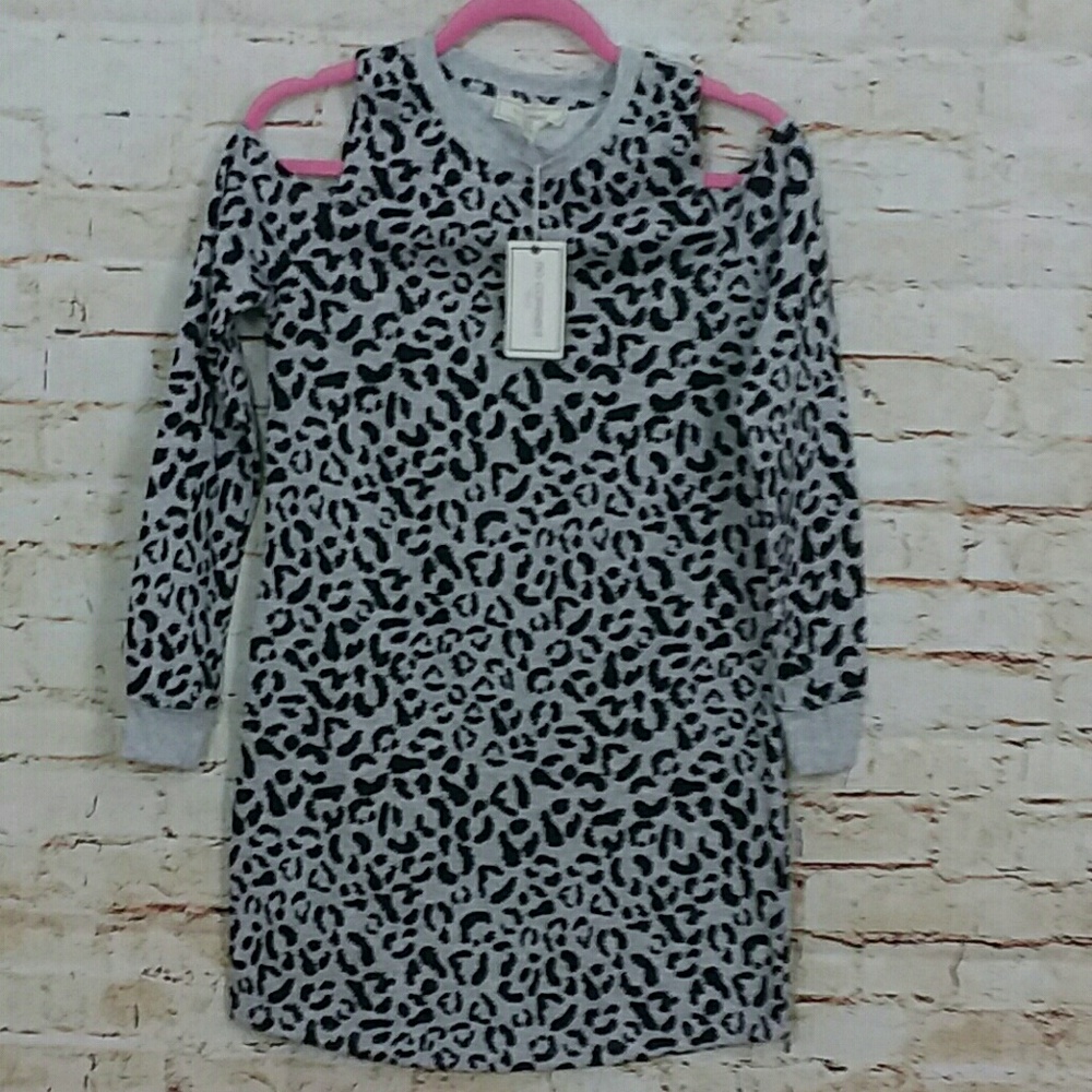 4 for $25💟 NWT-No Comment |animal print tunic